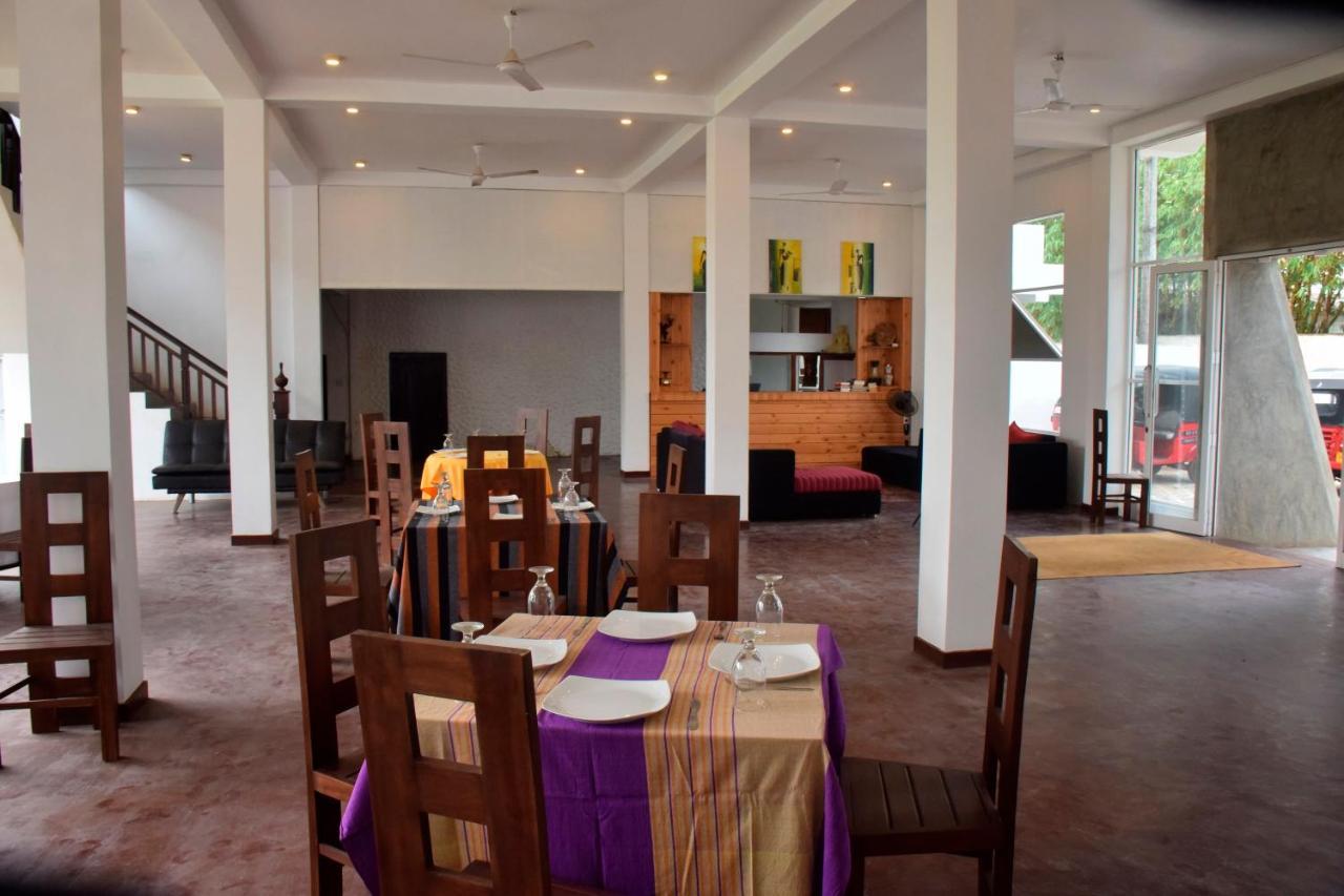 Mira Whales Resort Mirissa Exterior foto